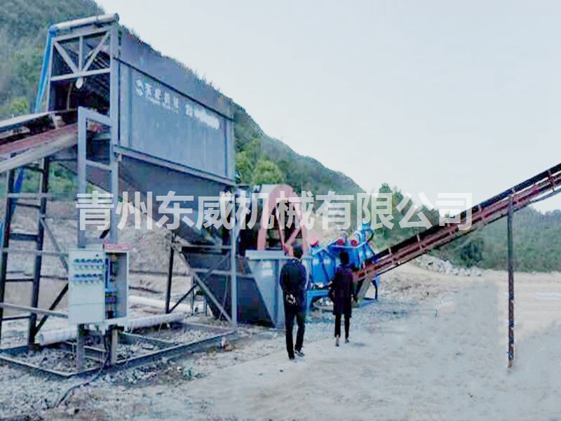 湖南輪式洗沙篩沙脫水篩設(shè)備使用現(xiàn)場(chǎng)